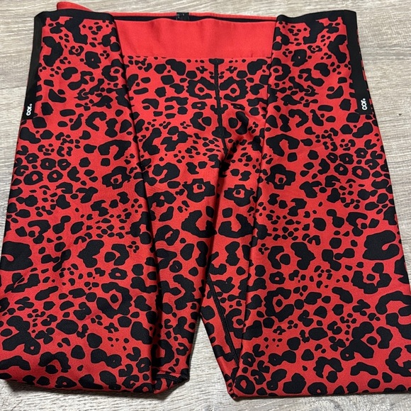 COR Capri Leggings Red/Black Leopard DESIGNED BY ULTRACOR SIZE S - Picture 6 of 7